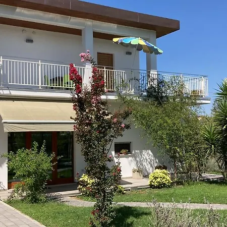 Alojamento de Acomodação e Pequeno-almoço Gioia In Collina 3*