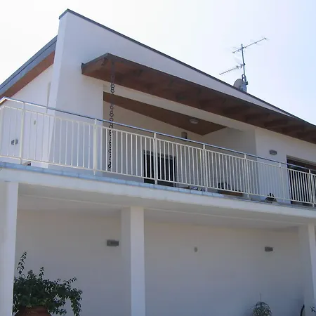 Alojamento de Acomodação e Pequeno-almoço Gioia In Collina 3*