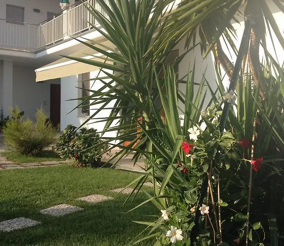 לינה וארוחת בוקר Gioia In Collina 3*